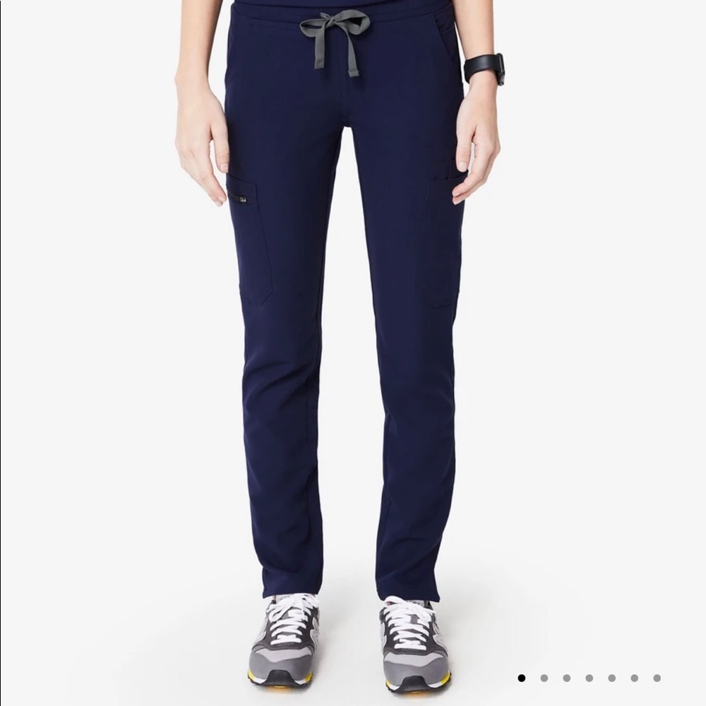 Figs Navy Yola Skinny Cargo Scrub Pant XS